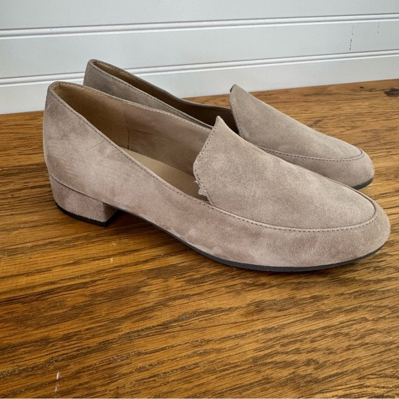 NWOB Eileen Fisher Elan Suede Loafers Sz 6.5 in Taupe Women’s Shoes - Picture 1 of 8